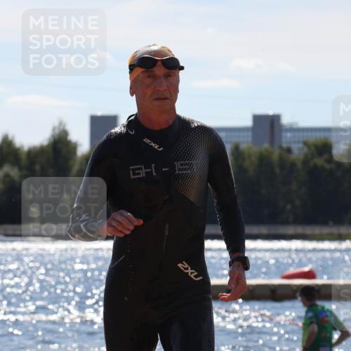 07.09.2025 - 19. Norderstedt Triathlon Luisa Fischer http://msf.ph/oto/8758695 07.09.2025 13:39:05 Schwimmen 977, 983, 987, 1459 meine-sportfotos.de