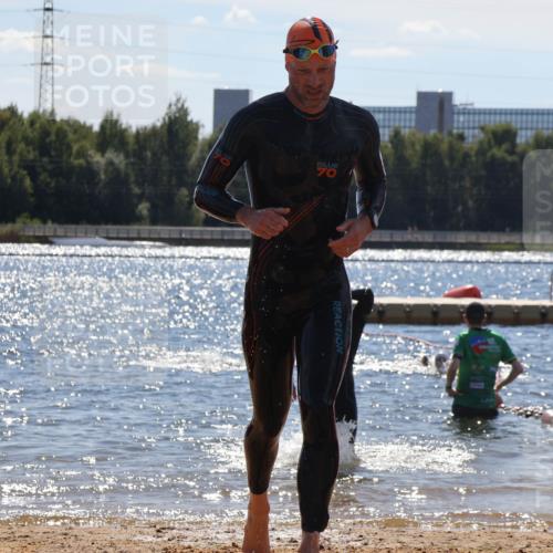 07.09.2025 - 19. Norderstedt Triathlon Luisa Fischer http://msf.ph/oto/8758730 07.09.2025 13:39:15 Schwimmen 977, 1000 meine-sportfotos.de