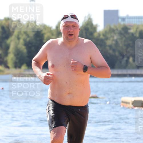 07.09.2025 - 19. Norderstedt Triathlon Luisa Fischer http://msf.ph/oto/8758732 07.09.2025 11:50:35 Schwimmen 273, 1276 meine-sportfotos.de