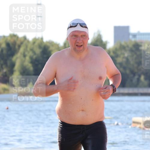 07.09.2025 - 19. Norderstedt Triathlon Luisa Fischer http://msf.ph/oto/8758735 07.09.2025 11:50:36 Schwimmen 273, 1276 meine-sportfotos.de