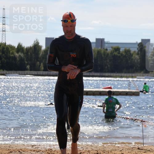 07.09.2025 - 19. Norderstedt Triathlon Luisa Fischer http://msf.ph/oto/8758739 07.09.2025 13:39:16 Schwimmen 977, 1000 meine-sportfotos.de