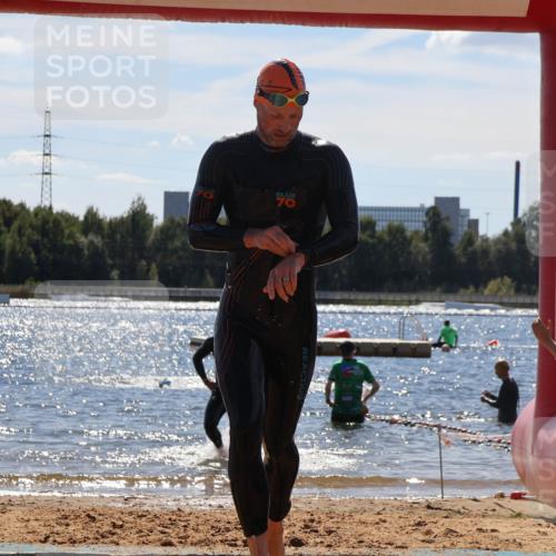 07.09.2025 - 19. Norderstedt Triathlon Luisa Fischer http://msf.ph/oto/8758750 07.09.2025 13:39:16 Schwimmen 977, 1000 meine-sportfotos.de