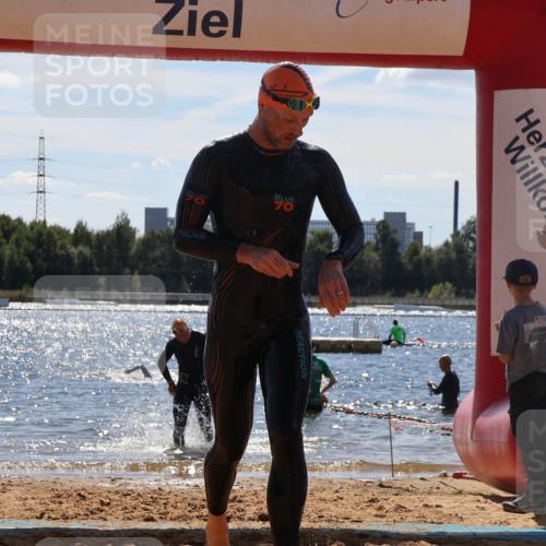 07.09.2025 - 19. Norderstedt Triathlon Luisa Fischer http://msf.ph/oto/8758755 07.09.2025 13:39:17 Schwimmen 977, 1000 meine-sportfotos.de