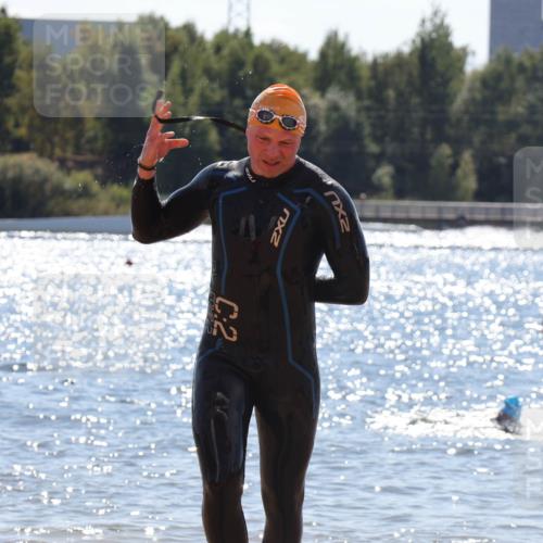 07.09.2025 - 19. Norderstedt Triathlon Luisa Fischer http://msf.ph/oto/8758776 07.09.2025 13:39:21 Schwimmen 411, 1000 meine-sportfotos.de