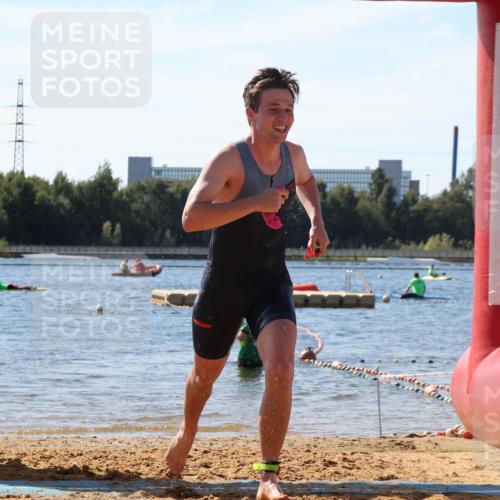 07.09.2025 - 19. Norderstedt Triathlon Luisa Fischer http://msf.ph/oto/8758792 07.09.2025 11:51:06 Schwimmen 218 meine-sportfotos.de