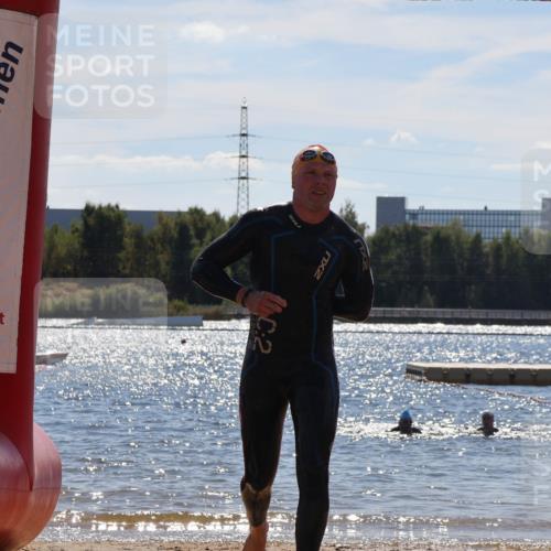 07.09.2025 - 19. Norderstedt Triathlon Luisa Fischer http://msf.ph/oto/8758793 07.09.2025 13:39:23 Schwimmen 411, 1000 meine-sportfotos.de