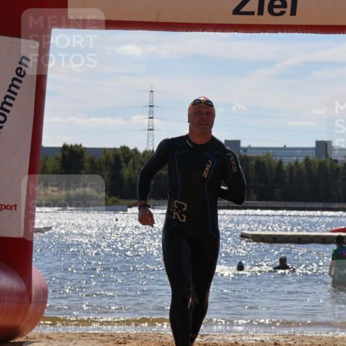 07.09.2025 - 19. Norderstedt Triathlon Luisa Fischer http://msf.ph/oto/8758797 07.09.2025 13:39:24 Schwimmen 411, 1000 meine-sportfotos.de