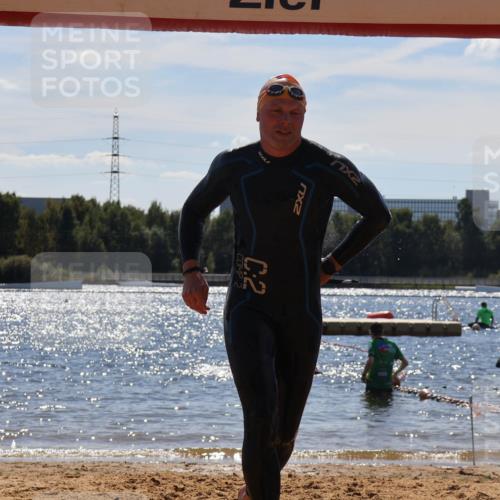 07.09.2025 - 19. Norderstedt Triathlon Luisa Fischer http://msf.ph/oto/8758804 07.09.2025 13:39:24 Schwimmen 411, 1000 meine-sportfotos.de