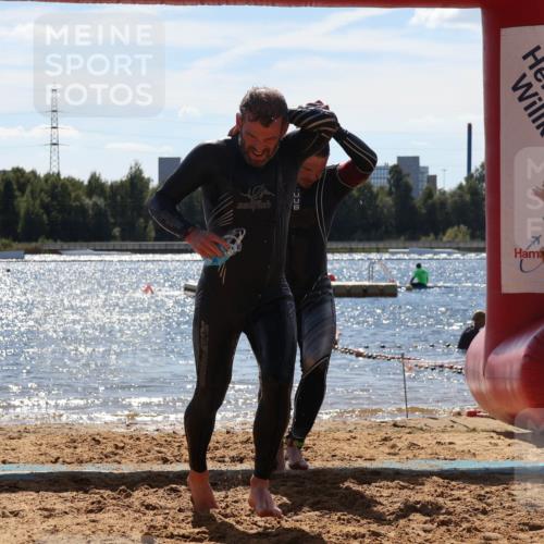 07.09.2025 - 19. Norderstedt Triathlon Luisa Fischer http://msf.ph/oto/8758823 07.09.2025 13:39:42 Schwimmen 968, 982 meine-sportfotos.de
