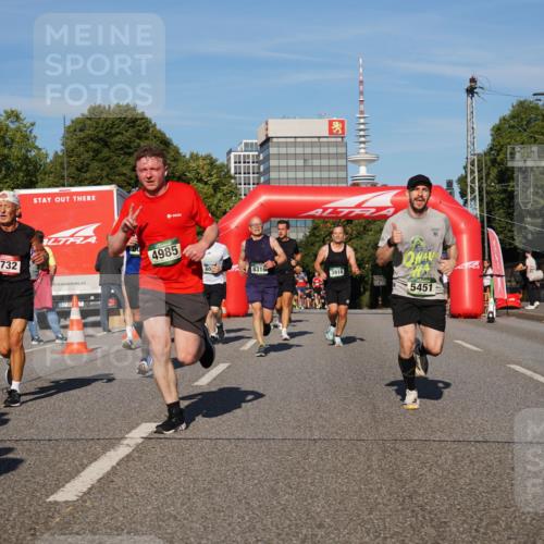 07.09.2025 - BARMER Alsterlauf Yannick Fuchs http://msf.ph/oto/8758830 07.09.2025 09:39:16 Laufen 4732, 4985, 18, 60, 8316, 3916, 5451 meine-sportfotos.de