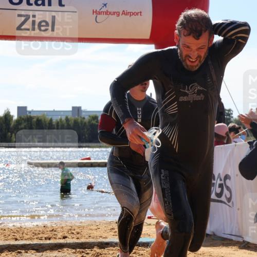07.09.2025 - 19. Norderstedt Triathlon Luisa Fischer http://msf.ph/oto/8758843 07.09.2025 13:39:43 Schwimmen 968, 982 meine-sportfotos.de
