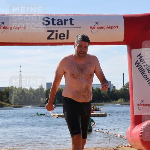 07.09.2025 - 19. Norderstedt Triathlon Luisa Fischer http://msf.ph/oto/8758880 07.09.2025 11:52:05 Schwimmen 827 meine-sportfotos.de
