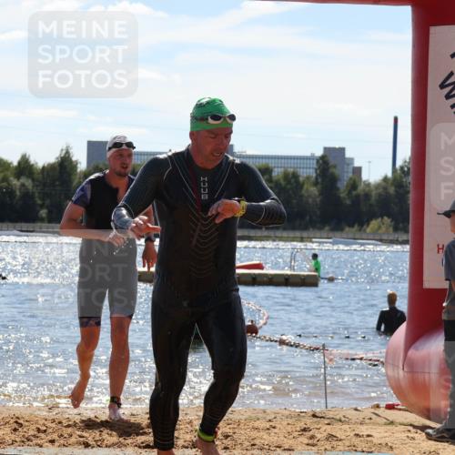 07.09.2025 - 19. Norderstedt Triathlon Luisa Fischer http://msf.ph/oto/8758971 07.09.2025 13:42:08 Schwimmen 410, 1005 meine-sportfotos.de