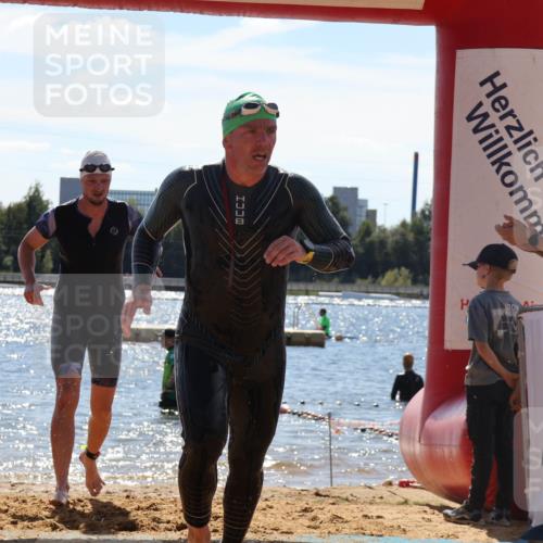 07.09.2025 - 19. Norderstedt Triathlon Luisa Fischer http://msf.ph/oto/8758977 07.09.2025 13:42:08 Schwimmen 410, 1005 meine-sportfotos.de