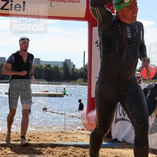 07.09.2025 - 19. Norderstedt Triathlon Luisa Fischer http://msf.ph/oto/8758987 07.09.2025 13:42:09 Schwimmen 410, 1005 meine-sportfotos.de
