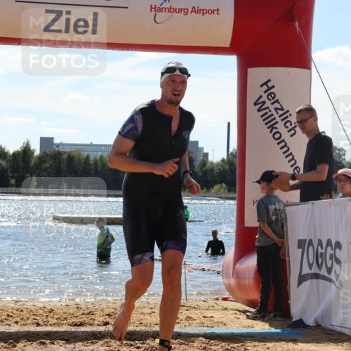 07.09.2025 - 19. Norderstedt Triathlon Luisa Fischer http://msf.ph/oto/8758990 07.09.2025 13:42:10 Schwimmen 410, 1005 meine-sportfotos.de