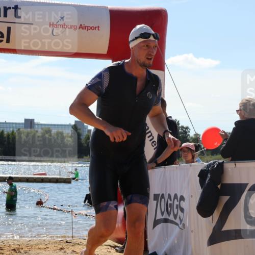 07.09.2025 - 19. Norderstedt Triathlon Luisa Fischer http://msf.ph/oto/8759003 07.09.2025 13:42:10 Schwimmen 410, 1005 meine-sportfotos.de