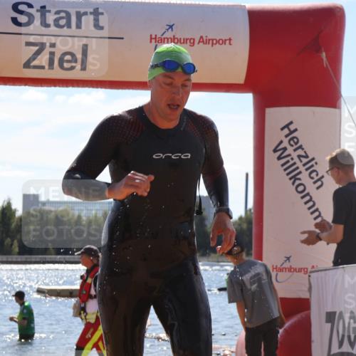 07.09.2025 - 19. Norderstedt Triathlon Luisa Fischer http://msf.ph/oto/8759022 07.09.2025 13:43:08 Schwimmen 888 meine-sportfotos.de