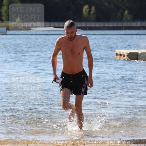 07.09.2025 - 19. Norderstedt Triathlon Luisa Fischer http://msf.ph/oto/8759046 07.09.2025 11:58:26 Schwimmen  meine-sportfotos.de