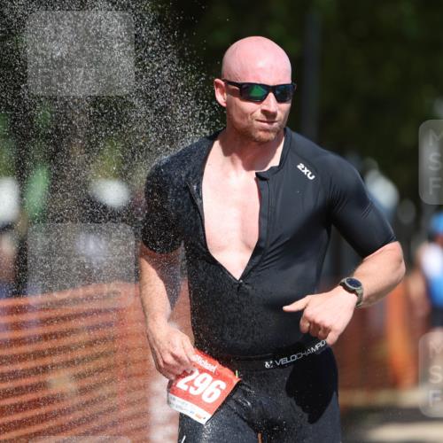 07.09.2025 - 19. Norderstedt Triathlon Michael Strokosch http://msf.ph/oto/8759058 07.09.2025 12:52:14 Laufen 218, 282, 1296 meine-sportfotos.de