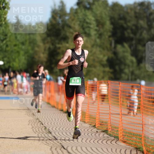 07.09.2025 - 19. Norderstedt Triathlon Michael Strokosch http://msf.ph/oto/8759069 07.09.2025 10:44:31 Laufen 637, 678 meine-sportfotos.de