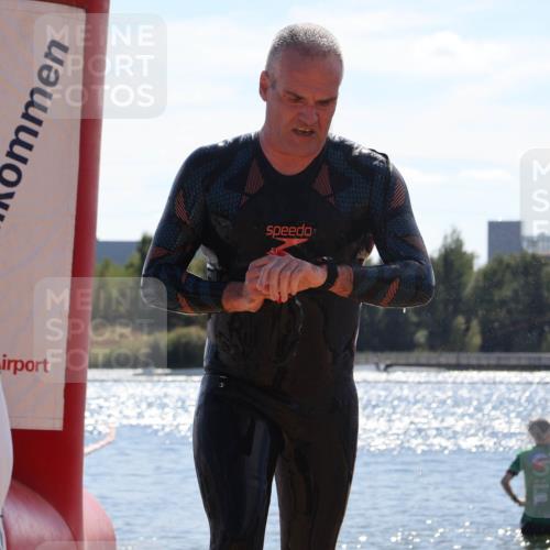 07.09.2025 - 19. Norderstedt Triathlon Luisa Fischer http://msf.ph/oto/8759070 07.09.2025 13:45:21 Schwimmen 391 meine-sportfotos.de