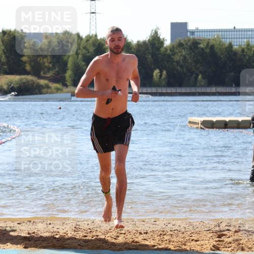 07.09.2025 - 19. Norderstedt Triathlon Luisa Fischer http://msf.ph/oto/8759083 07.09.2025 11:58:28 Schwimmen  meine-sportfotos.de