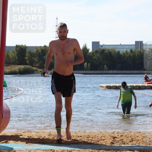 07.09.2025 - 19. Norderstedt Triathlon Luisa Fischer http://msf.ph/oto/8759106 07.09.2025 11:58:29 Schwimmen  meine-sportfotos.de