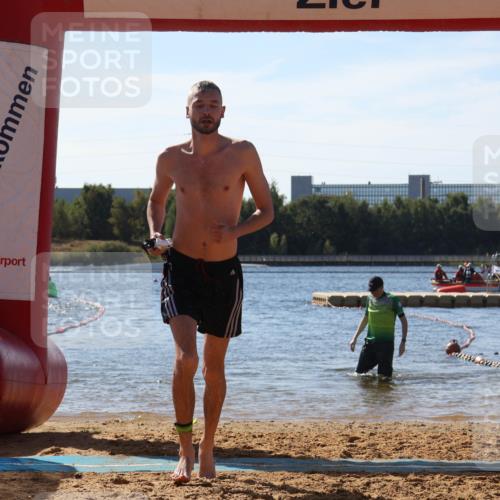 07.09.2025 - 19. Norderstedt Triathlon Luisa Fischer http://msf.ph/oto/8759116 07.09.2025 11:58:29 Schwimmen  meine-sportfotos.de