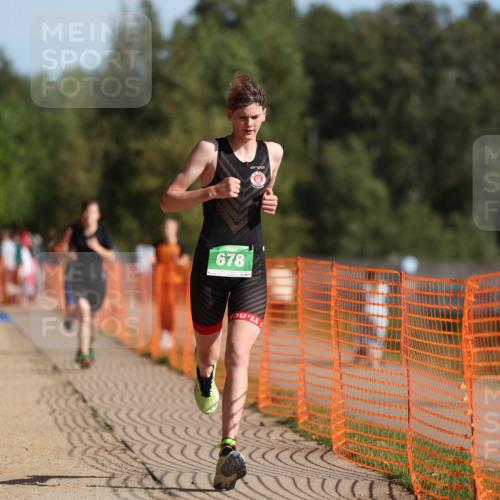 07.09.2025 - 19. Norderstedt Triathlon Michael Strokosch http://msf.ph/oto/8759117 07.09.2025 10:44:31 Laufen 637, 678 meine-sportfotos.de