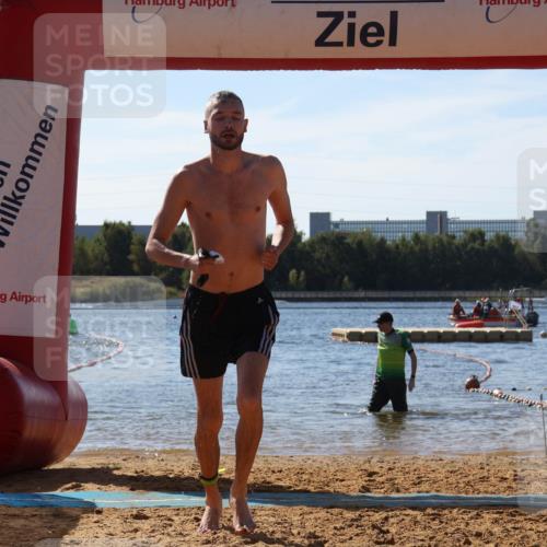 07.09.2025 - 19. Norderstedt Triathlon Luisa Fischer http://msf.ph/oto/8759120 07.09.2025 11:58:30 Schwimmen  meine-sportfotos.de