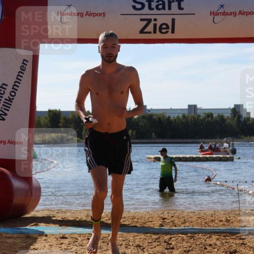 07.09.2025 - 19. Norderstedt Triathlon Luisa Fischer http://msf.ph/oto/8759125 07.09.2025 11:58:30 Schwimmen  meine-sportfotos.de