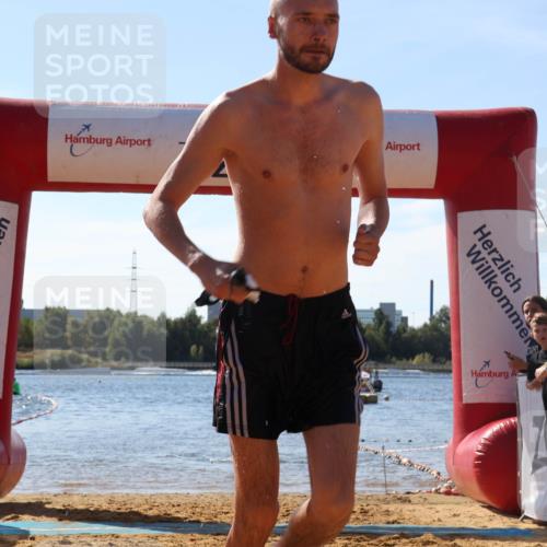 07.09.2025 - 19. Norderstedt Triathlon Luisa Fischer http://msf.ph/oto/8759147 07.09.2025 11:58:31 Schwimmen  meine-sportfotos.de