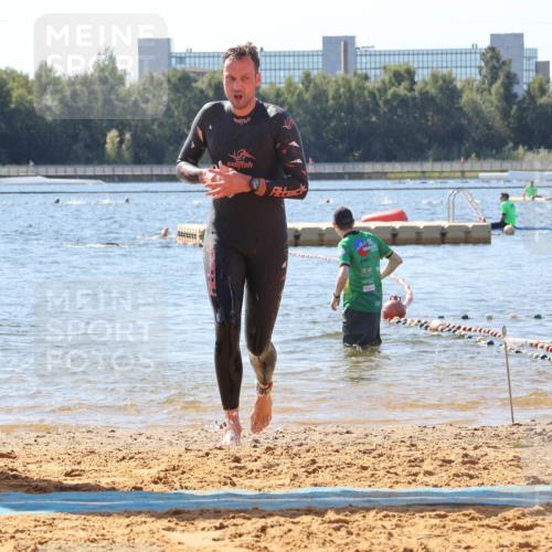 07.09.2025 - 19. Norderstedt Triathlon Luisa Fischer http://msf.ph/oto/8759151 07.09.2025 12:03:37 Schwimmen 212 meine-sportfotos.de