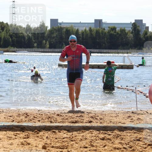 07.09.2025 - 19. Norderstedt Triathlon Luisa Fischer http://msf.ph/oto/8759157 07.09.2025 13:46:38 Schwimmen 1019 meine-sportfotos.de