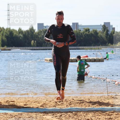 07.09.2025 - 19. Norderstedt Triathlon Luisa Fischer http://msf.ph/oto/8759164 07.09.2025 12:03:38 Schwimmen 212 meine-sportfotos.de
