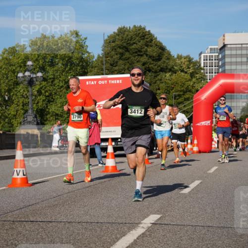 07.09.2025 - BARMER Alsterlauf Yannick Fuchs http://msf.ph/oto/8759171 07.09.2025 09:39:25 Laufen 3790, 3412, 622, 2381 meine-sportfotos.de