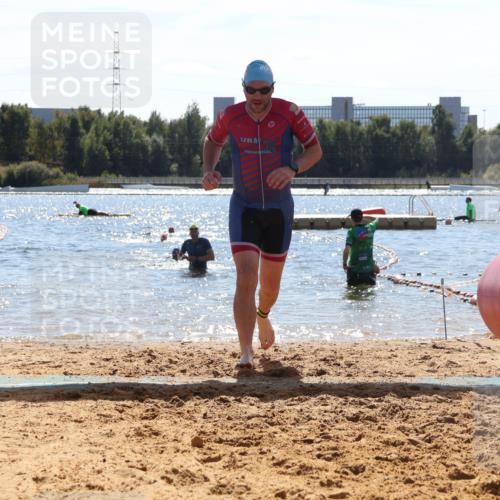 07.09.2025 - 19. Norderstedt Triathlon Luisa Fischer http://msf.ph/oto/8759182 07.09.2025 13:46:40 Schwimmen 1019 meine-sportfotos.de