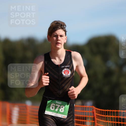07.09.2025 - 19. Norderstedt Triathlon Michael Strokosch http://msf.ph/oto/8759196 07.09.2025 10:44:34 Laufen 64, 637, 678 meine-sportfotos.de