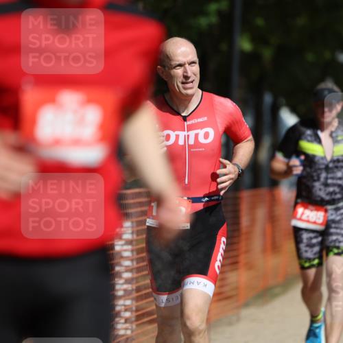 07.09.2025 - 19. Norderstedt Triathlon Michael Strokosch http://msf.ph/oto/8759208 07.09.2025 12:05:58 Laufen 822, 862, 1265, 1372 meine-sportfotos.de