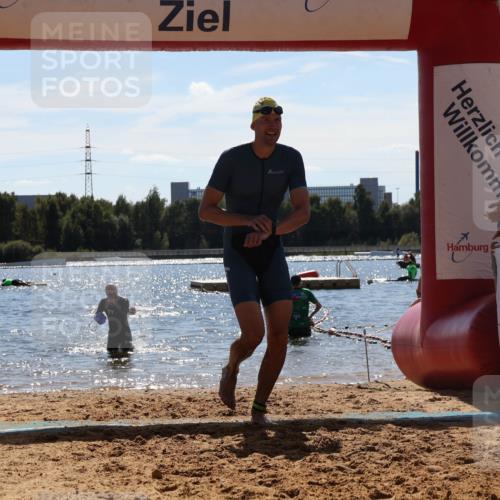 07.09.2025 - 19. Norderstedt Triathlon Luisa Fischer http://msf.ph/oto/8759249 07.09.2025 13:46:56 Schwimmen 1478 meine-sportfotos.de