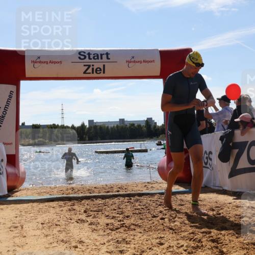07.09.2025 - 19. Norderstedt Triathlon Luisa Fischer http://msf.ph/oto/8759264 07.09.2025 13:46:57 Schwimmen 395, 1478 meine-sportfotos.de
