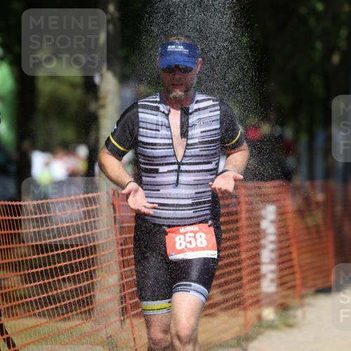 07.09.2025 - 19. Norderstedt Triathlon Michael Strokosch http://msf.ph/oto/8759267 07.09.2025 13:14:42 Laufen 176, 858 meine-sportfotos.de