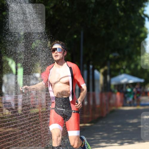 07.09.2025 - 19. Norderstedt Triathlon Michael Strokosch http://msf.ph/oto/8759306 07.09.2025 14:57:12 Laufen 974 meine-sportfotos.de