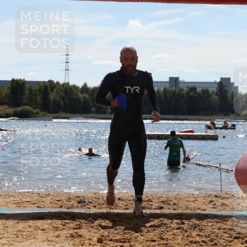 07.09.2025 - 19. Norderstedt Triathlon Luisa Fischer http://msf.ph/oto/8759308 07.09.2025 13:47:04 Schwimmen 395, 1478 meine-sportfotos.de