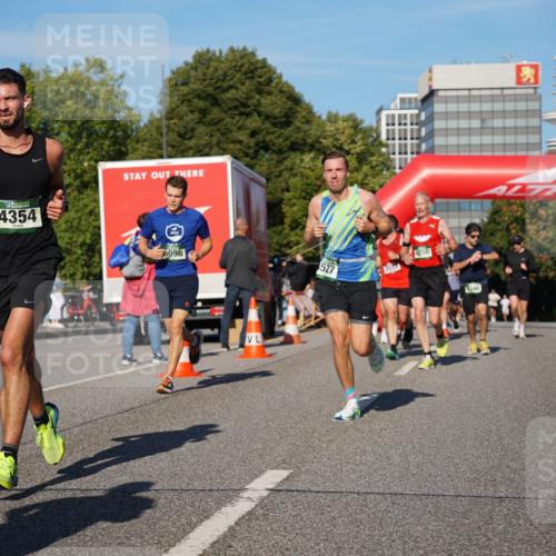 07.09.2025 - BARMER Alsterlauf Yannick Fuchs http://msf.ph/oto/8759309 07.09.2025 09:39:30 Laufen 4354, 6096, 527, 2117, 4250, 40 meine-sportfotos.de