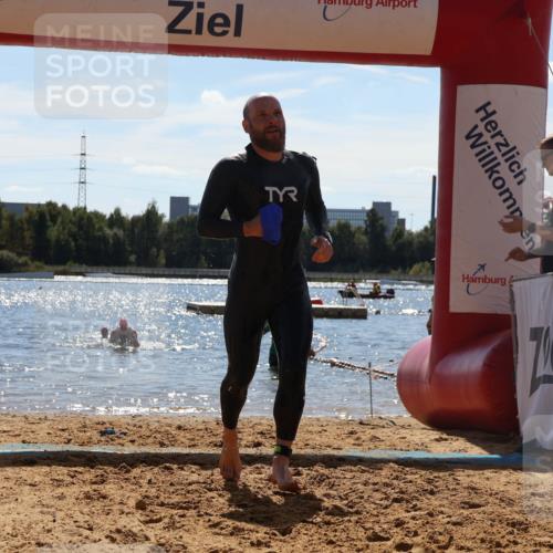 07.09.2025 - 19. Norderstedt Triathlon Luisa Fischer http://msf.ph/oto/8759315 07.09.2025 13:47:05 Schwimmen 395, 1478 meine-sportfotos.de
