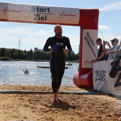 07.09.2025 - 19. Norderstedt Triathlon Luisa Fischer http://msf.ph/oto/8759320 07.09.2025 13:47:05 Schwimmen 395, 1478 meine-sportfotos.de