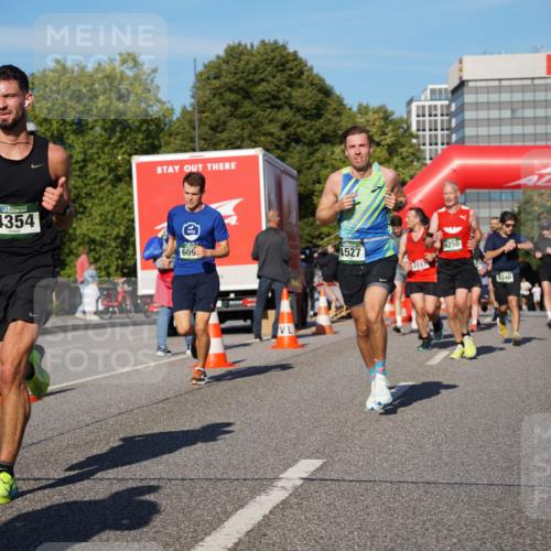 07.09.2025 - BARMER Alsterlauf Yannick Fuchs http://msf.ph/oto/8759321 07.09.2025 09:39:30 Laufen 4354, 609, 4527, 2117, 4250, 5340 meine-sportfotos.de