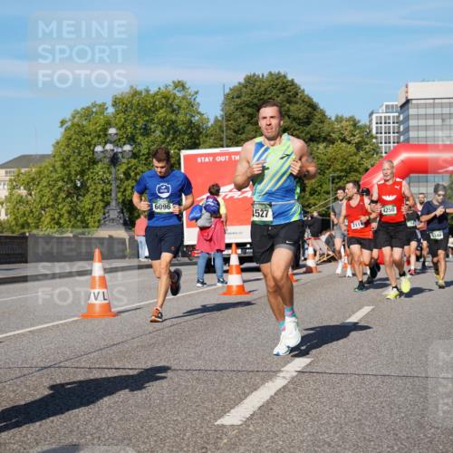 07.09.2025 - BARMER Alsterlauf Yannick Fuchs http://msf.ph/oto/8759332 07.09.2025 09:39:31 Laufen 4, 6096, 1527, 2117, 4250, 15340 meine-sportfotos.de